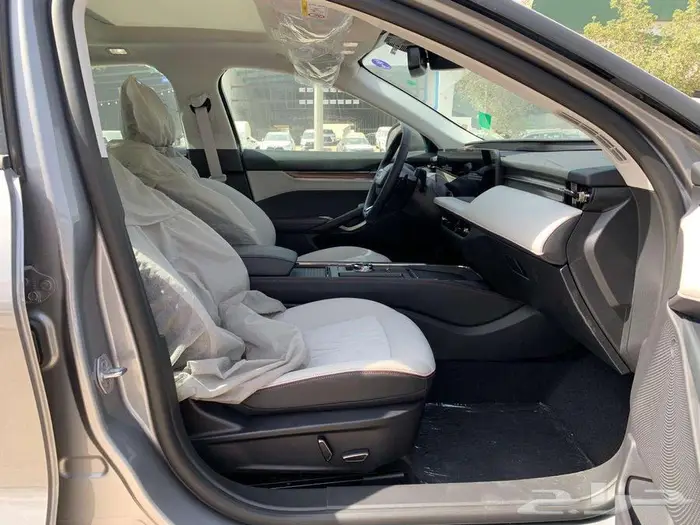 فورد توورس تيتانيوم موديل 2026 10