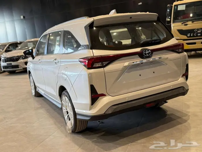 تويوتا فيلوز GLX 2025 12
