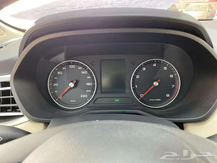 ام جي 5 ستاندر موديل 2025 8