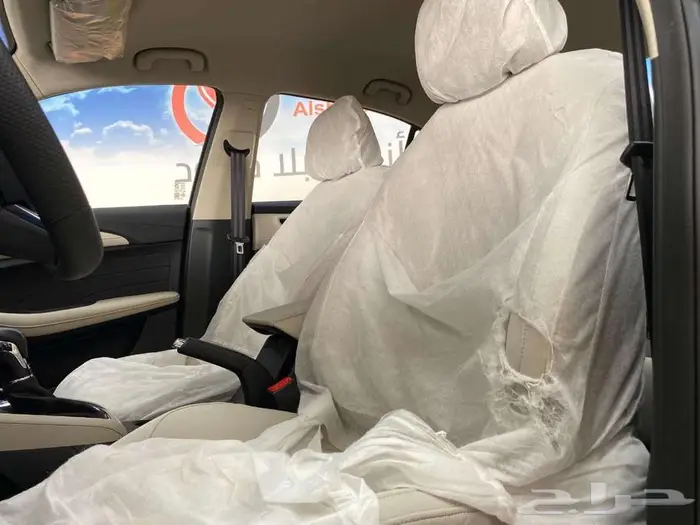 ام جي 5 ستاندر موديل 2025 9