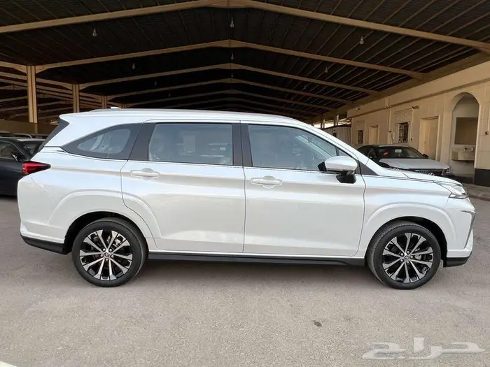 تويوتا فيلوز 2025 GLX فل كامل 2