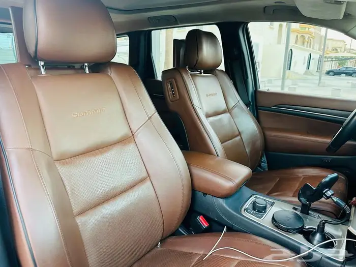 للبيع جيب كراند شيروكي سومت 22