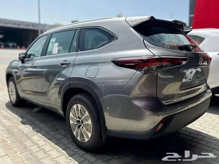 تويوتا هايلاندر GLE موديل 2025 4