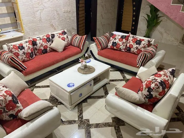 طقم كنب استعمال نظيف شبه جديد الكنبات 1