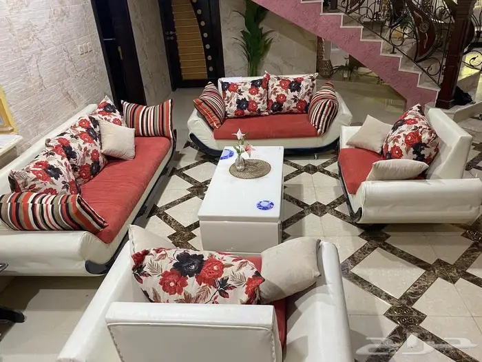 طقم كنب استعمال نظيف شبه جديد الكنبات 0