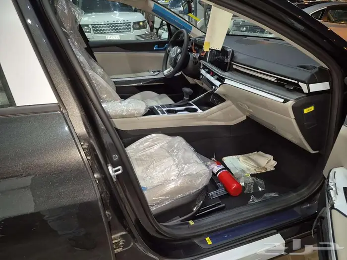 كيا K5 استندر فتحة سقف 2026 11