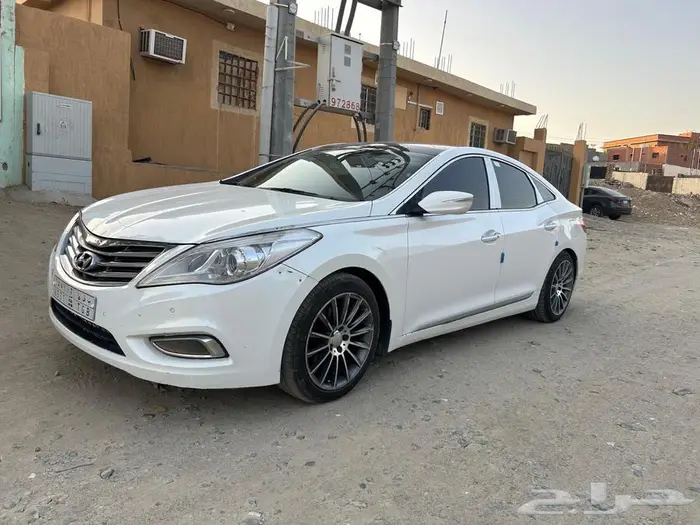 للبيع ازيرا 2012 فل كامل بصمه 8