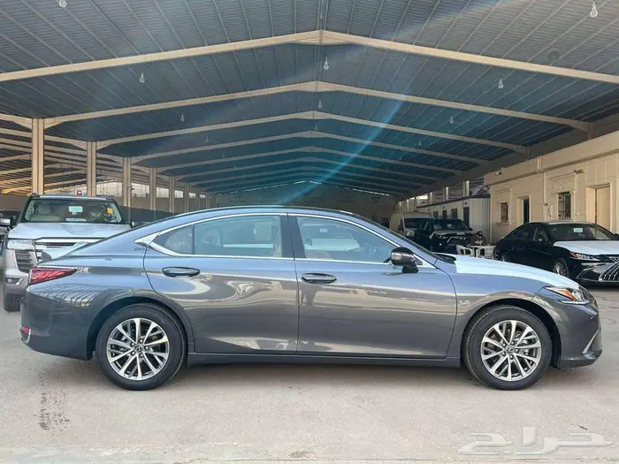 لكزس ES250 AA بنزين 2025 متاح اقساط و كاش 2