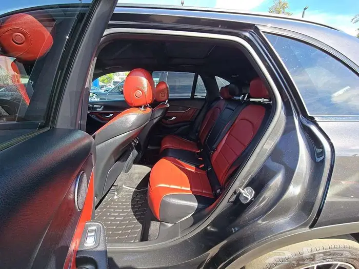 2021 Mercedes-Benz GLC GLC 300 10