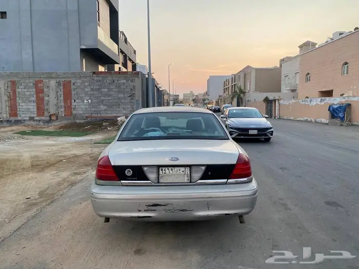 فورد كراون فكتوريا 1