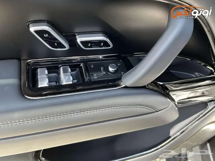 2025 لاند روفر رينج روفر SV 7