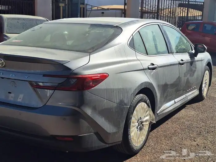 تويوتا كامري 2025 بنزين LE تيتانيوم 124000 5