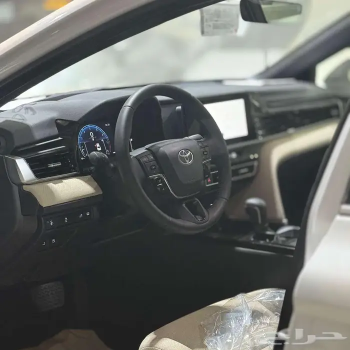 تويوتا كامري نص فل LE بنزين 2025 عرض للكاش 3