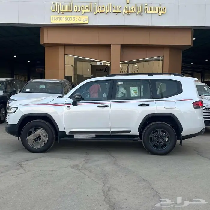 لاند كروزر GR هايبرد كاش واقساط جميع البنوك 50 50 1