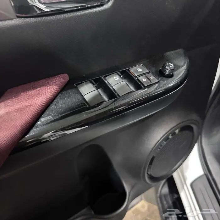 تويوتا هايلوكس بنزين دبل مفتاح دبل فل كامل 2025 5