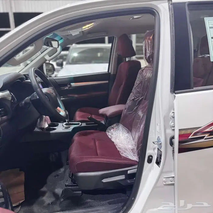 تويوتا هايلوكس بنزين دبل مفتاح دبل فل كامل 2025 11