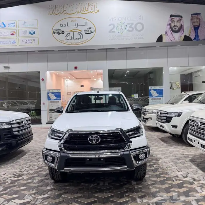 تويوتا هايلوكس بنزين دبل مفتاح دبل فل كامل 2025 0