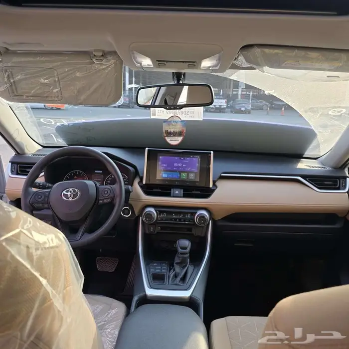 تويوتا رافور XLE 2025 كاش وبنوك 5