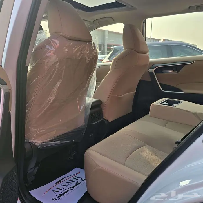 تويوتا رافور XLE 2025 كاش وبنوك 6