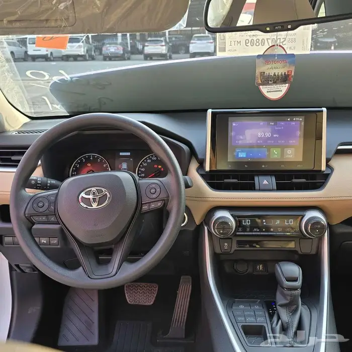 تويوتا رافور XLE 2025 كاش وبنوك 4