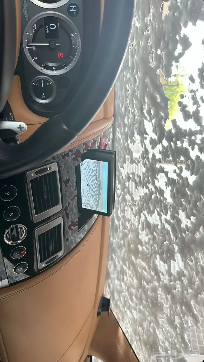 استون مارتن رابيد 2011 11