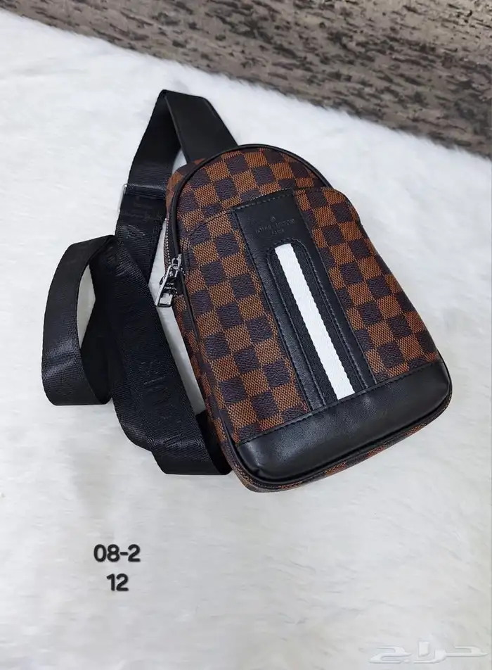 شوزات واحذيه رياضية وشنط ماستر صناعه إيطالي 96