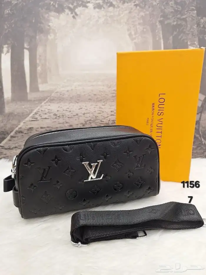 شوزات واحذيه رياضية وشنط ماستر صناعه إيطالي 92