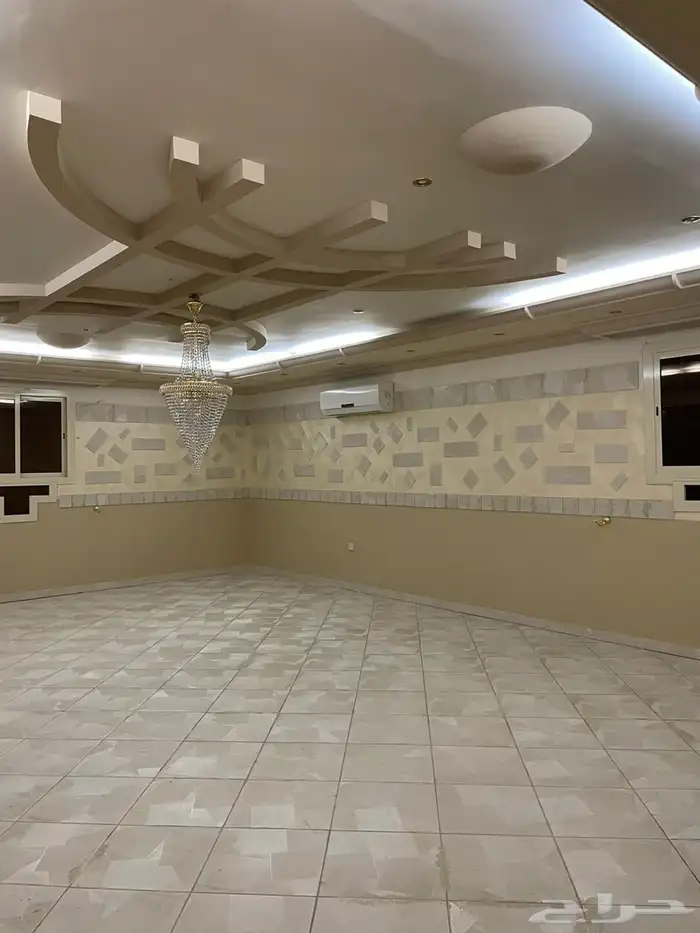 شقة كبيرة بحي السلامة مخطط الفيحاء 1