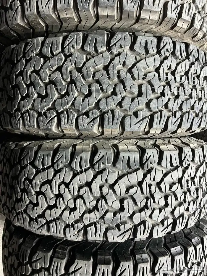 كفرات بي اف نص حجري مقاس 285 70 17 19