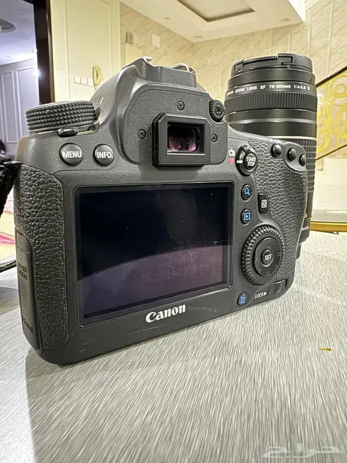 كامرا كانون D6 للبيع نظيف 1