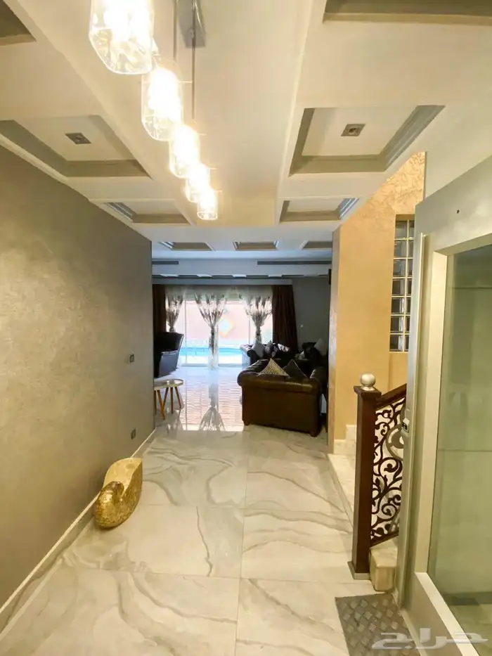 فيلا للبيع في حي البساتين 10