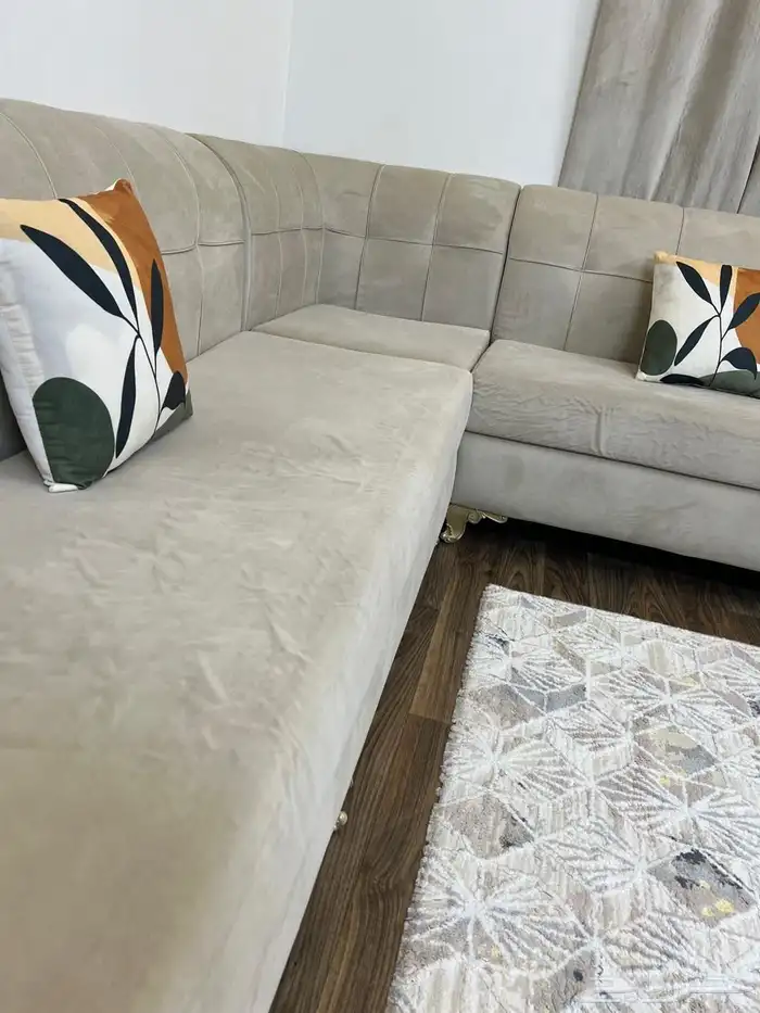 اثاث مجلس كنب 3 4 3 وستارة وطاولة شاشة 3