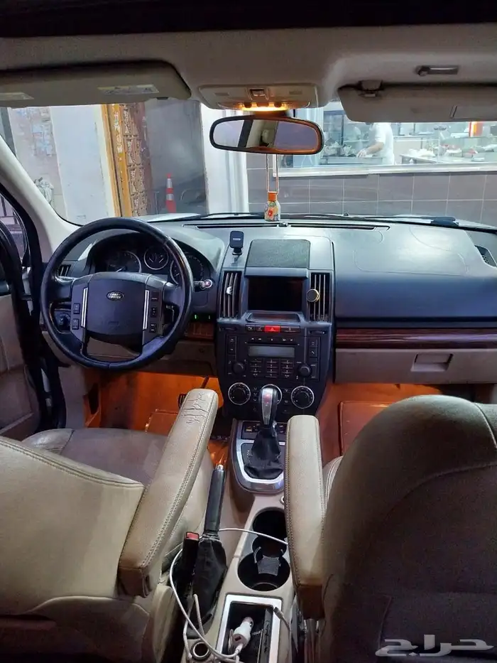 لاند لوفر lr2 8