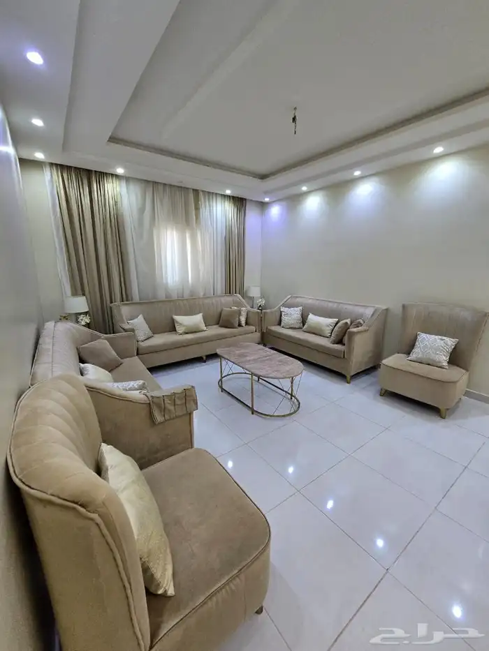 كنب مع الستارةللبيع 9اشخاص 1