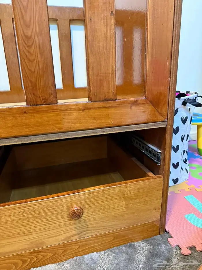 سرير اطفال نظيف جدا 4