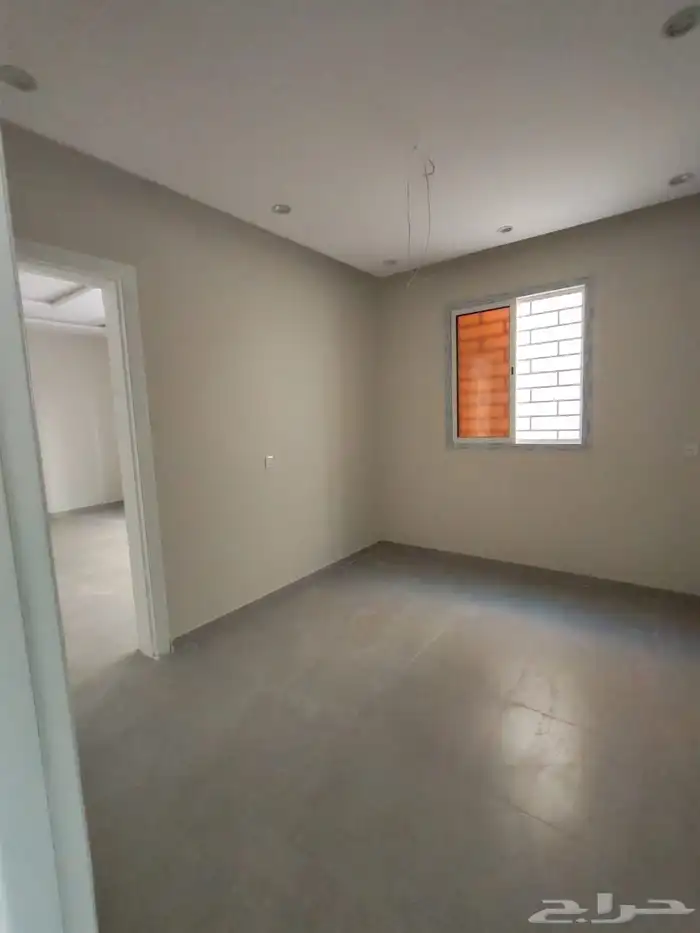 شقق ارضية وروف علوي للبيع حي القادسية 2 1