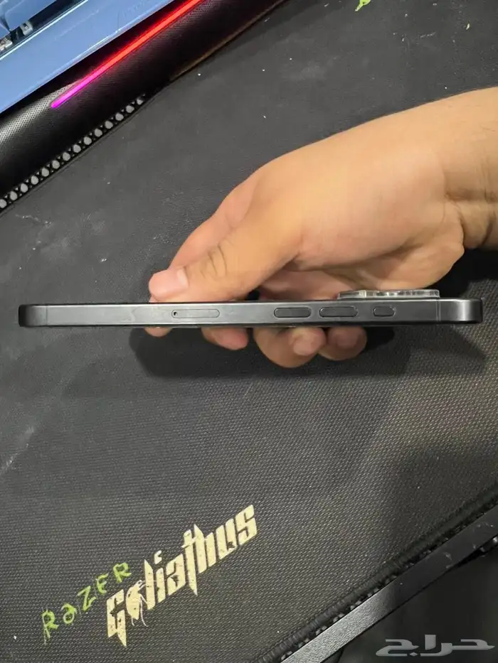 ايفون 15 برو ماكس 256 تيتانيوم اسود 3