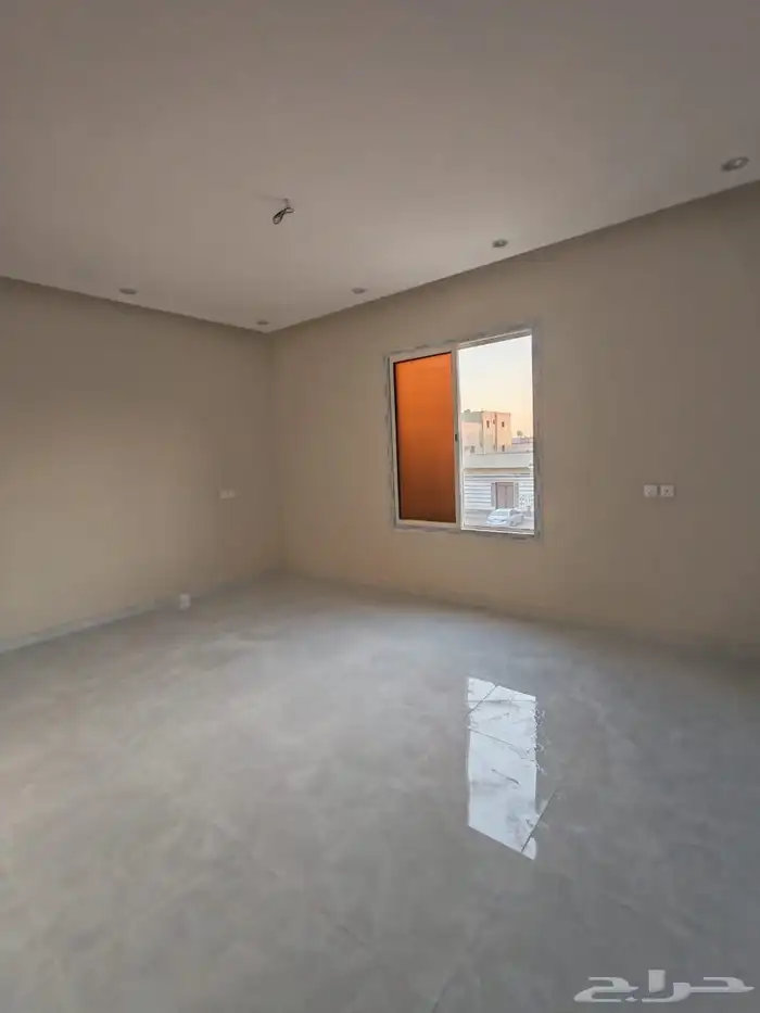 شقق ارضية وروف علوي للبيع حي القادسية 2 13