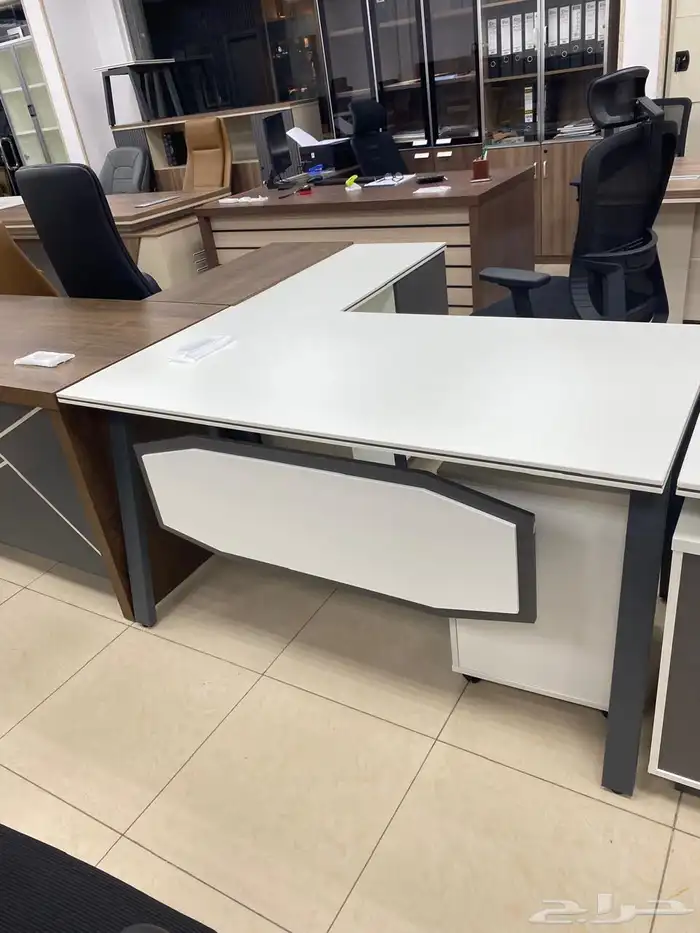 مكتب طقم دولاب خشب دولاب حيدد. 20