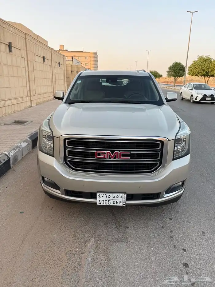 للبيع يوكن XL موديل 2016 فل كامل SLT ذهبي 1