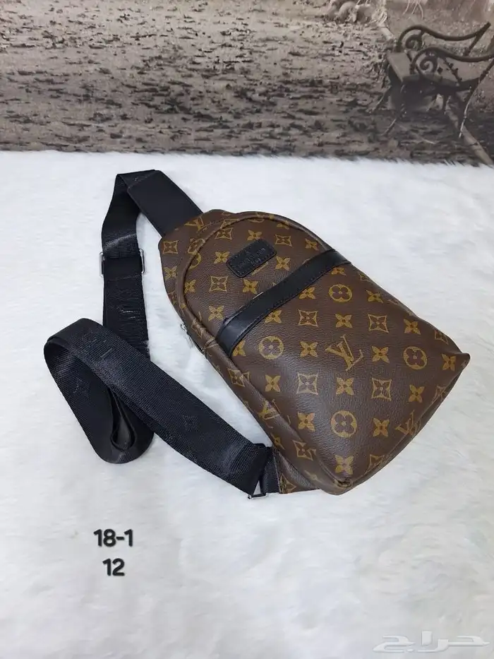 شوزات واحذيه رياضية وشنط ماستر صناعه إيطالي 97