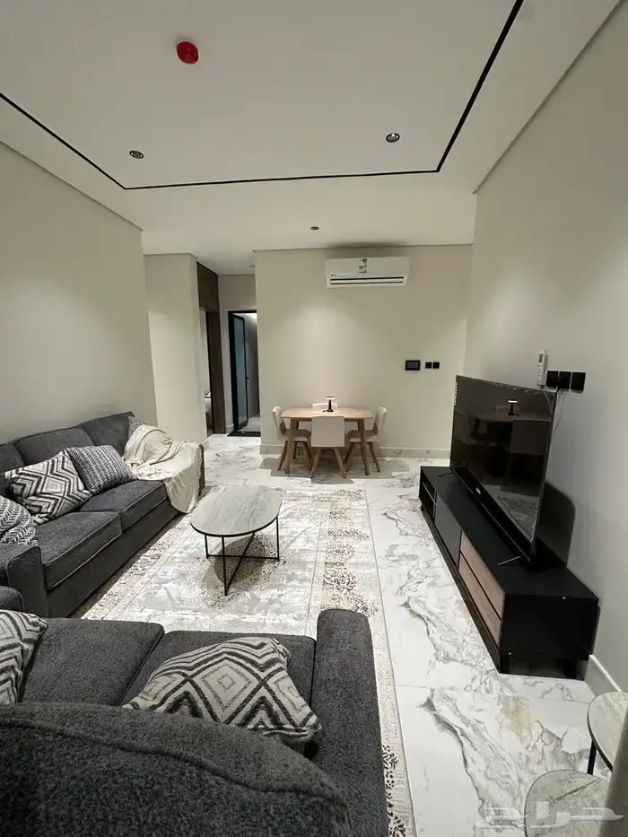 للايجار شقة مؤثثه 22