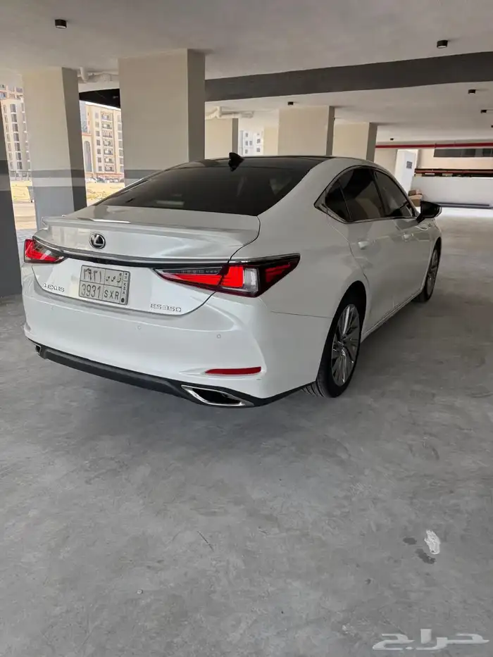 للبيع لكزس 2023 ES 350 8