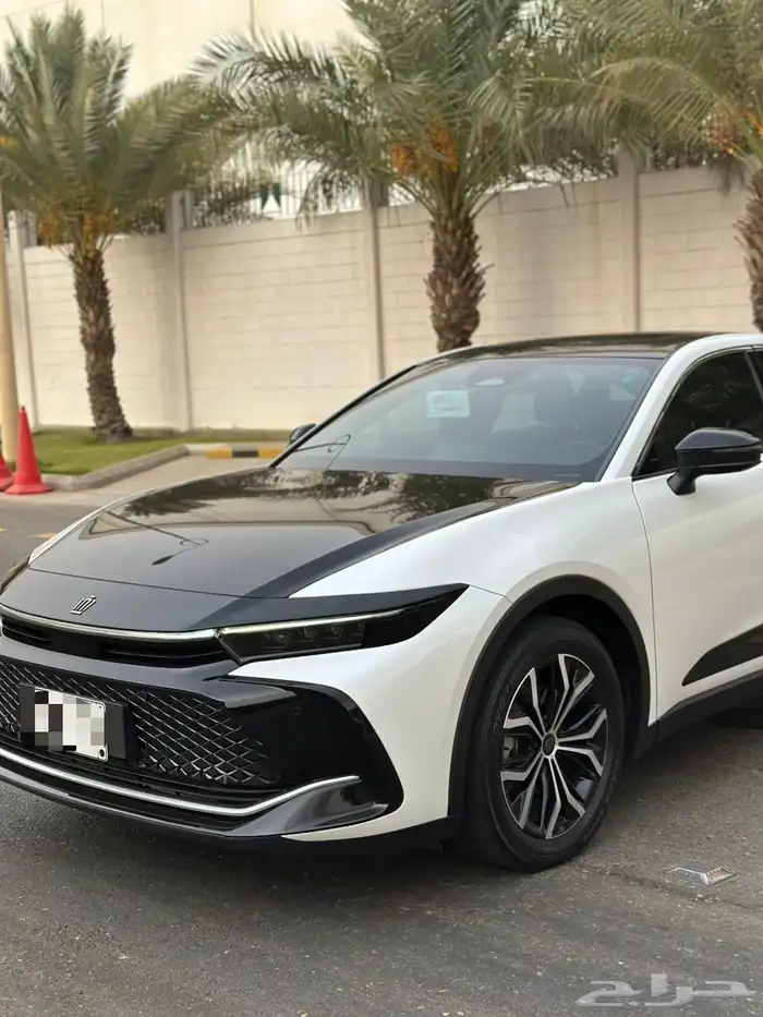 تويوتا كراون بريميوم 2023 4