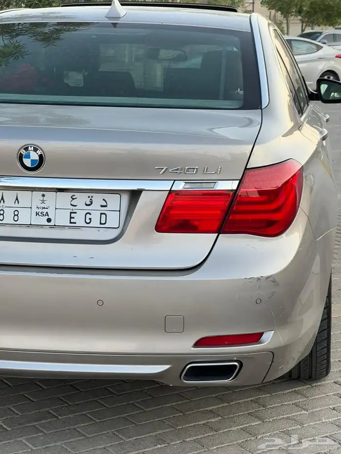 بي ام دبليو 730 8