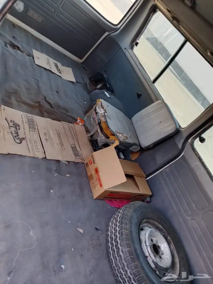 باص ميستوبيشي مخزن وبحالة الوكالة والممشى قليل 3