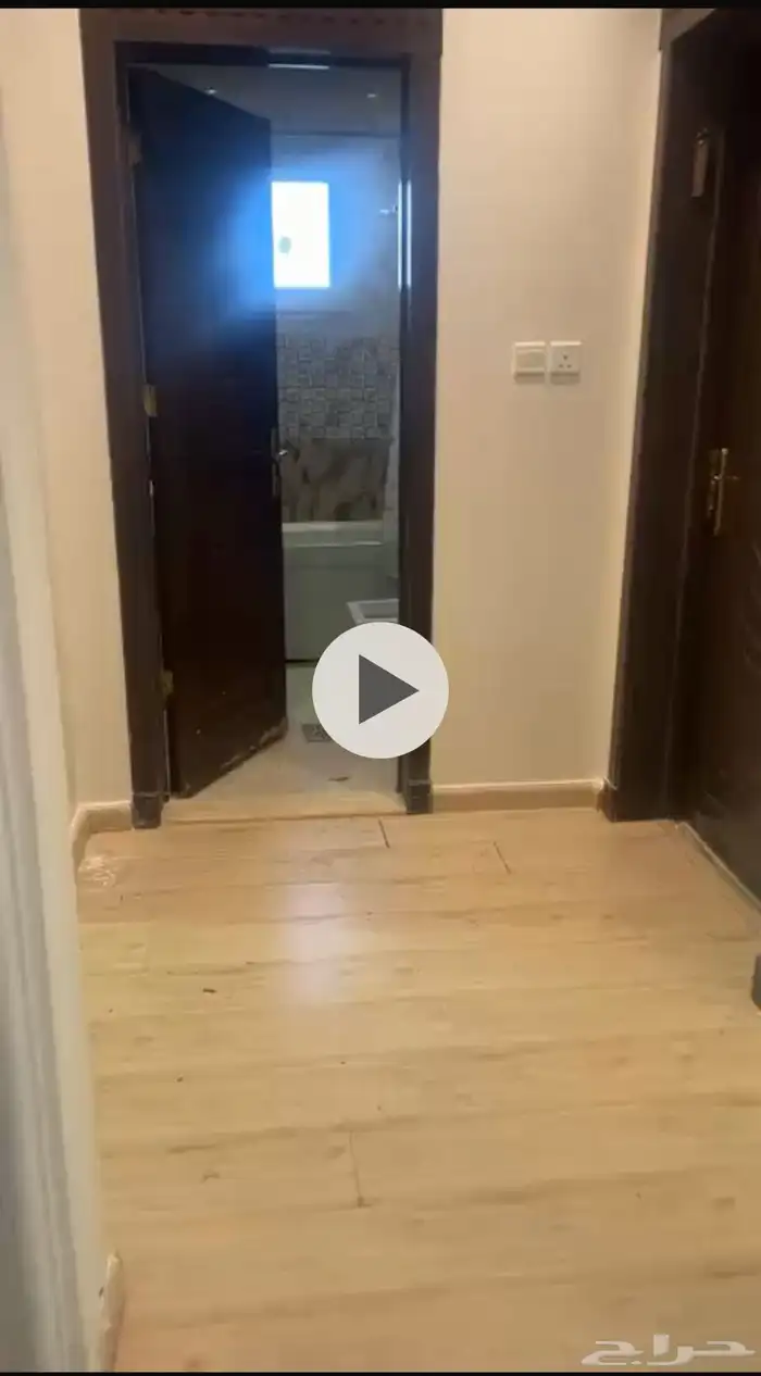 شقة عوايل للتقبيل مدفوع حق سنة 41000 الف حي الحمراء 0