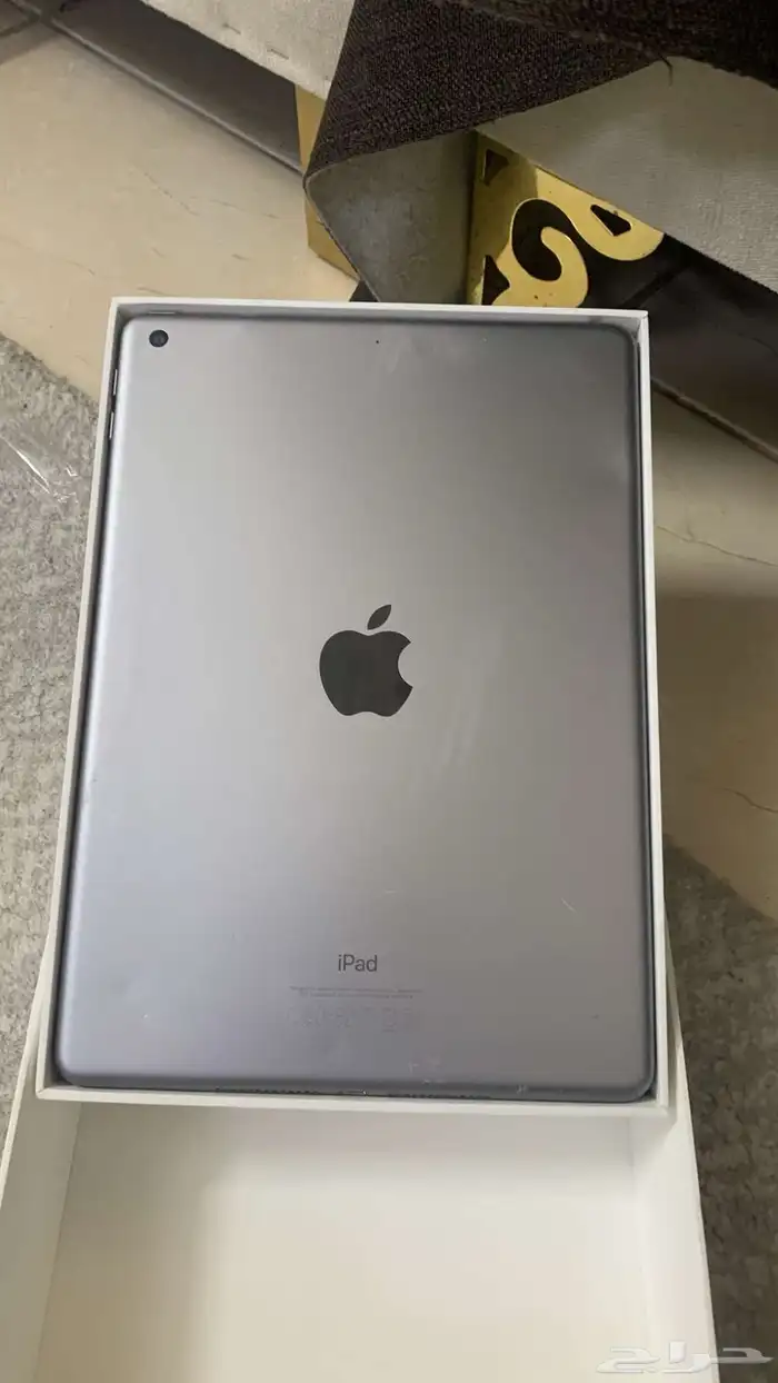 ايباد الجيل الخامس معه كرتون 0