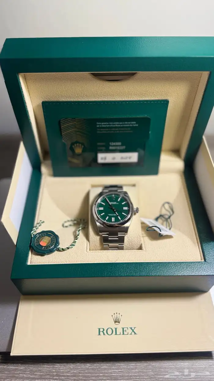 Rolex oyster perpetual green dial 41mm 4