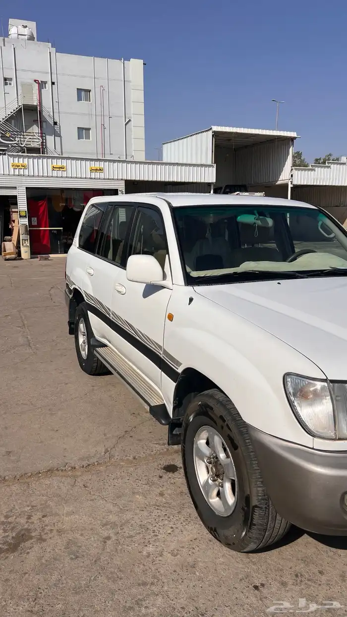 جيب لاند كروزر موديل 2000 1